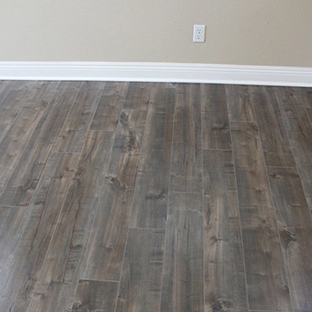 Cascade Range Maple Laminate Floor Tecsun 12