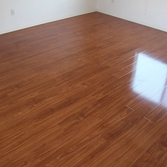 Cherry Glossy Laminate Floor Eastwood 2