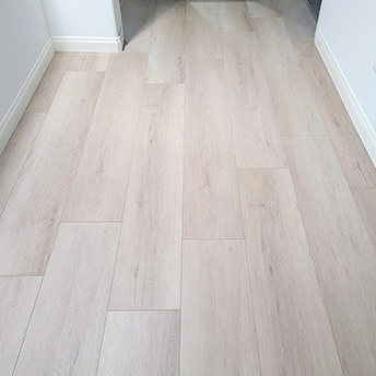 Crystal Point Laminate Floor Staymor 9 747607