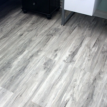 Dame Blanche Laminate Floor Lions 1