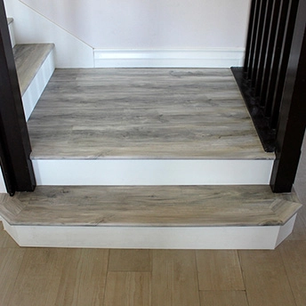 Dame Blanche Laminate Floor Lions 16