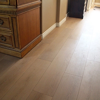 Deer Valley Laminate Staymor 10