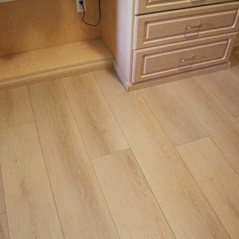 Deer Valley Laminate Staymor 11