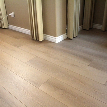 Deer Valley Laminate Staymor 9