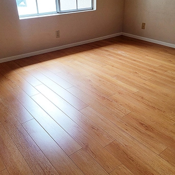Golden Oak Laminate Floor Eastwood 20 209971