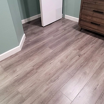 Gray Bar Laminate Floor Eastwood 1 556801
