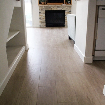 Maple Ash Laminate Floor Ultimate 1