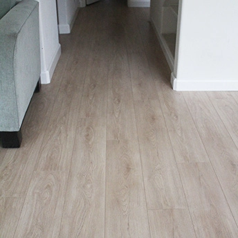 Maple Ash Laminate Floor Ultimate 10