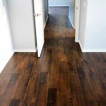 Maple Java Distressed Laminate Floor Eternity 20