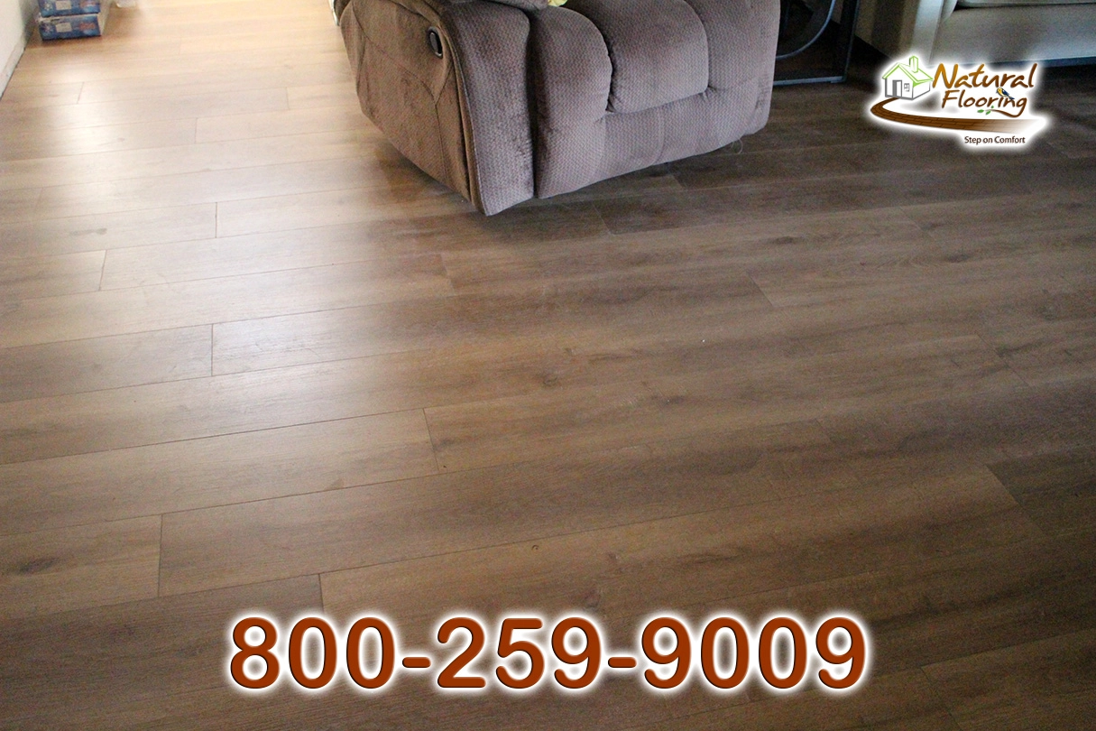 Oak E003 Laminate Floor