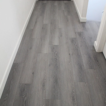 Oak E12 Laminate Floor 365 7