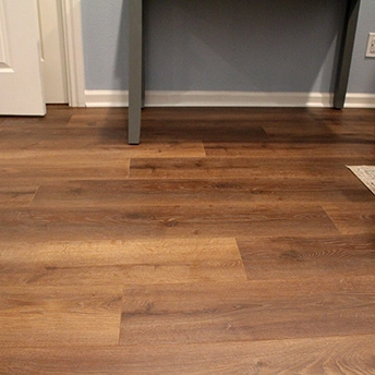 Oak E18 Laminate Floor 365 3