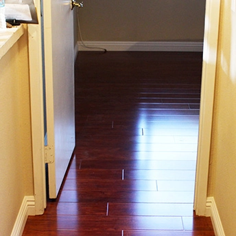 Santos Mahogany Glossy Laminate Floor Eastwood 3 492225