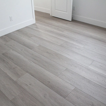 Siliver Lake Laminate Floor Staymor 21