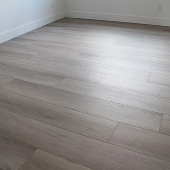 Siliver Lake Laminate Floor Staymor 26