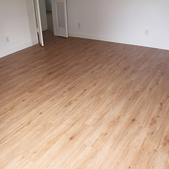 Spark Laminate Floor Garrison 6