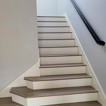 Valencia Laminate Stairs Essen 2 596223
