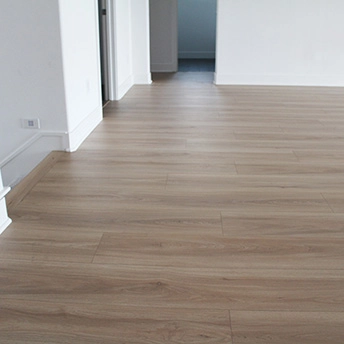 Woodland Laminate Floor Staymor 10
