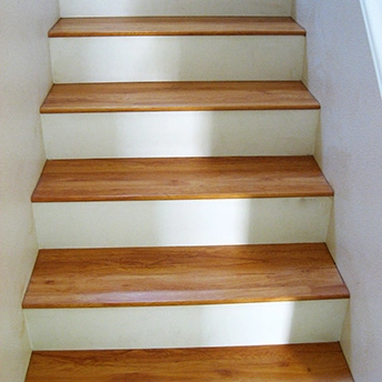 Golden Cherry Glossy Laminate Stairs Smartwood 1 136238