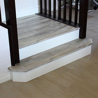 Dame Blanche Laminate Stairs Lions 3 518985