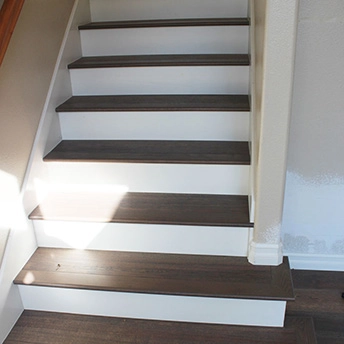 Hickory StonyBrook NaturallyAgedFlooring stairs 1
