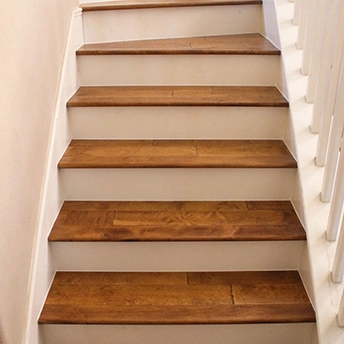 Maple Pristine Handscraped Engineered Wood Stairs Elegance 1 319809