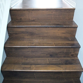 Maple Java Distressed Laminate Stairs Sambucaa 2 938483