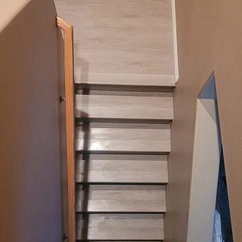 Siliver Lake Laminate Stairs Staymor 2