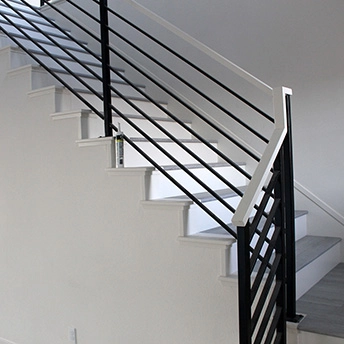 Open Step Butt Side Border 42