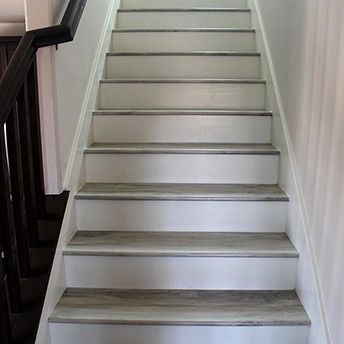 Dame Blanche Laminate Stairs Lions 1 553020