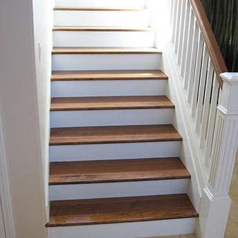 Maple Sunshine Handscraped Engineered Wood Stairs BelAir 3 458362