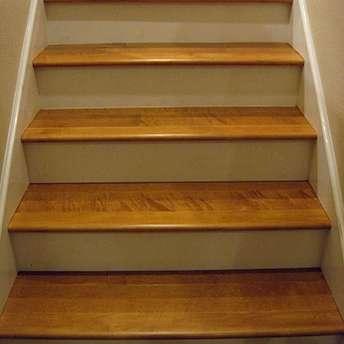 Maple Wheat White Riser Stairs 732750