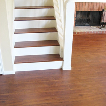 Spanish Pecan Laminate Stairs Sambucaa 1 574405