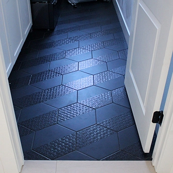 Black Patterned Laundry Tile Floor 3