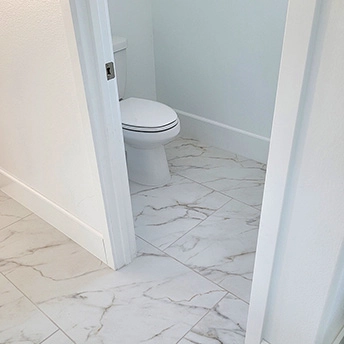 Master Bathroom Porcelain Tile Tub 2 815407